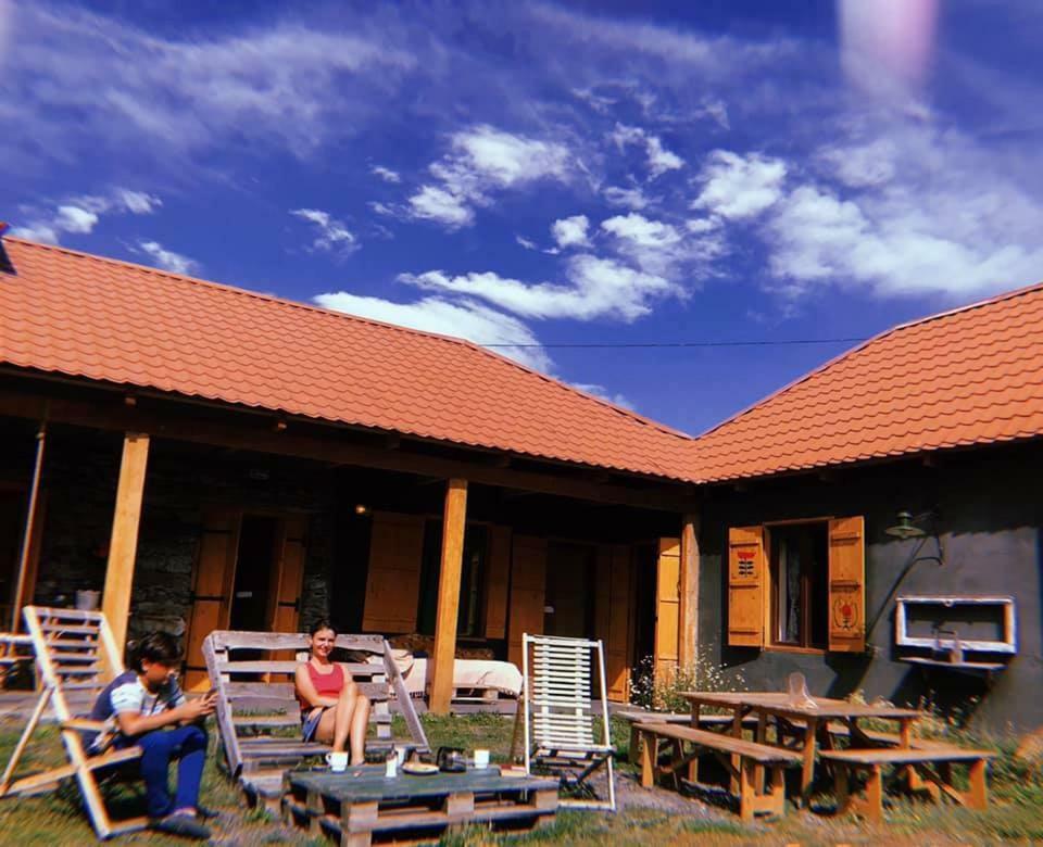Hotel Sno House In Kazbeg Exterior foto